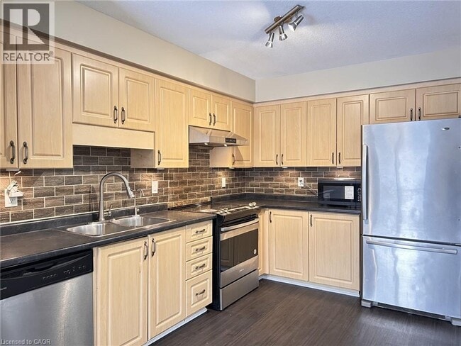 Building Photo - 154 Snowdrop Crescent