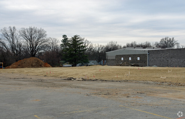 Building Photo - Lofts on Lee - UNCG