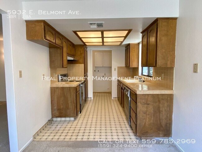 Building Photo - 5932 E Belmont Ave