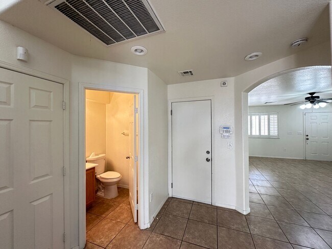 Building Photo - RICHMOND AT RHODES RANCH 2