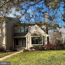 Building Photo - 11 Vandercastel Rd