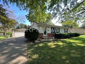 Building Photo - 1318 SW Lynn Dr