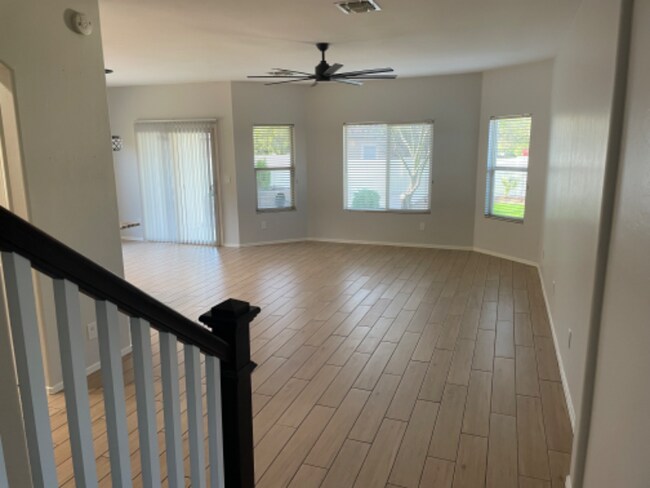 Building Photo - 361 E Camino Rancho Cielo