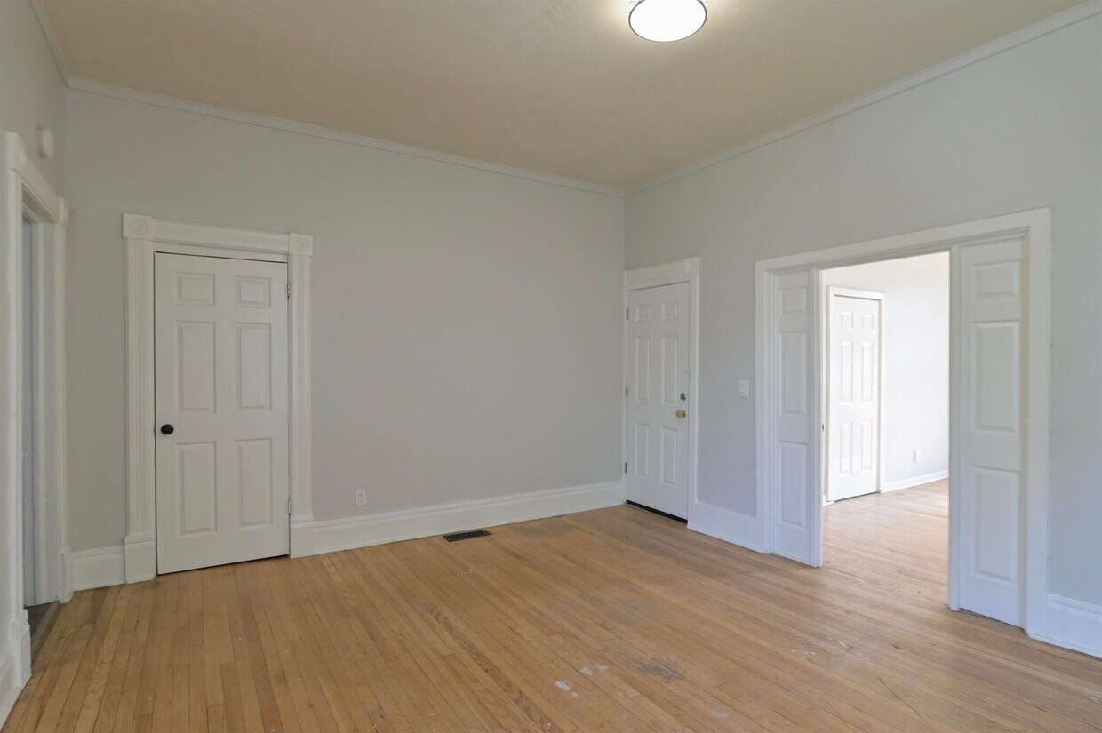 Building Photo - 532 S 30th St