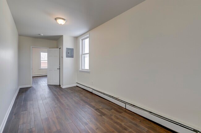 Building Photo - 326 Broadway