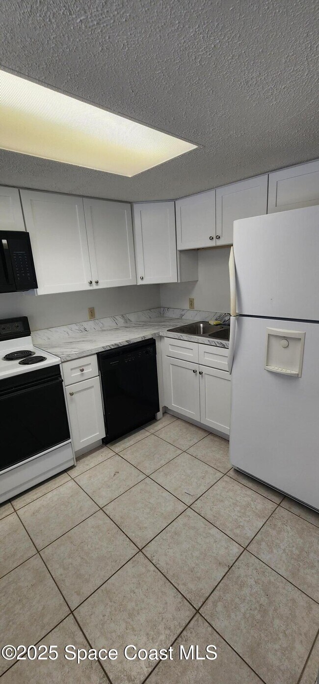 Foto del edificio - 8740 Lantana Ct
