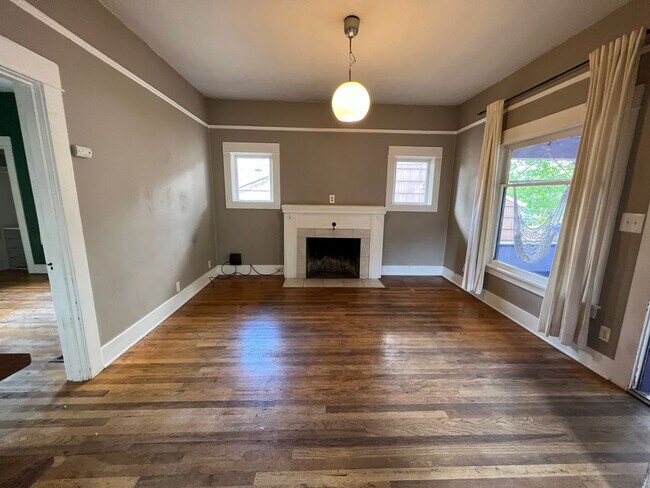 Building Photo - 3733 SE 28th Pl
