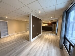 Building Photo - 400 Lutz St