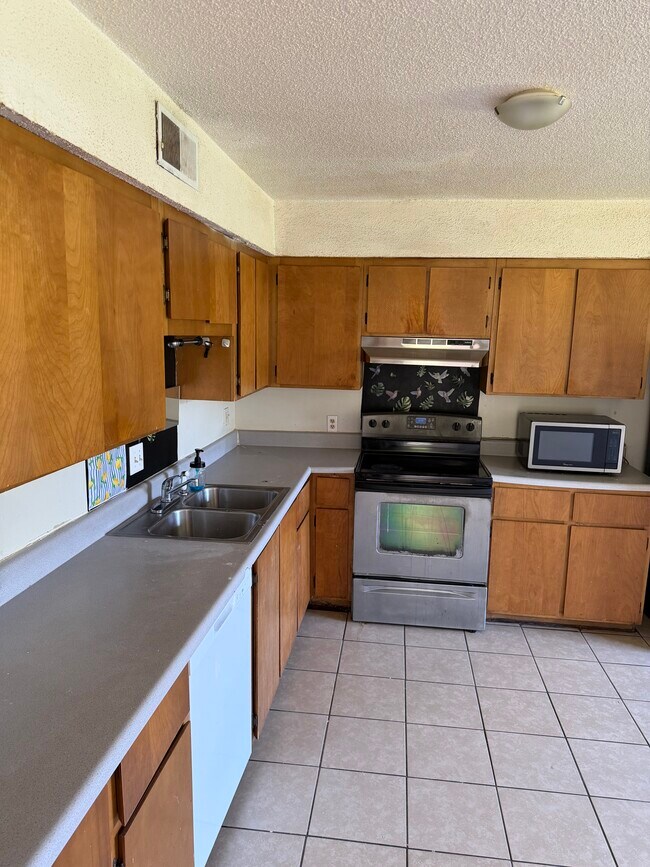 Foto del edificio - 51 Arkwright Ln