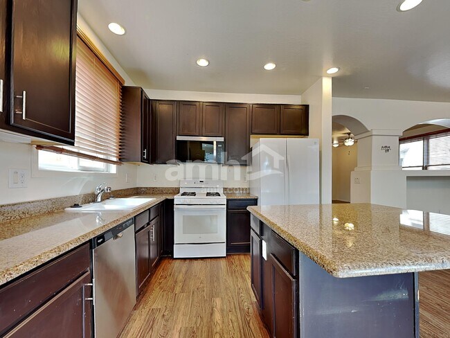 Foto del edificio - 18139 W Smokey Dr