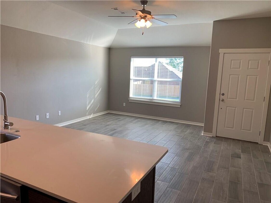 Primary Photo - Netzel Properties, LLC - 601 (AN*)