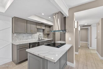 Building Photo - 7557 N Dreamy Draw Dr