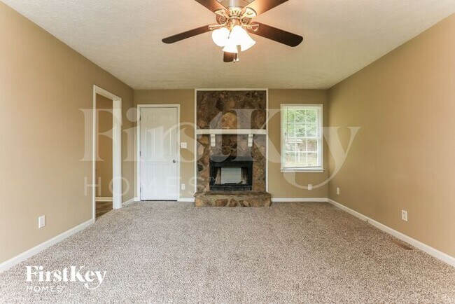 Building Photo - 1195 Springs Dr