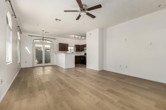 Foto del edificio - 2150 E Bell Rd