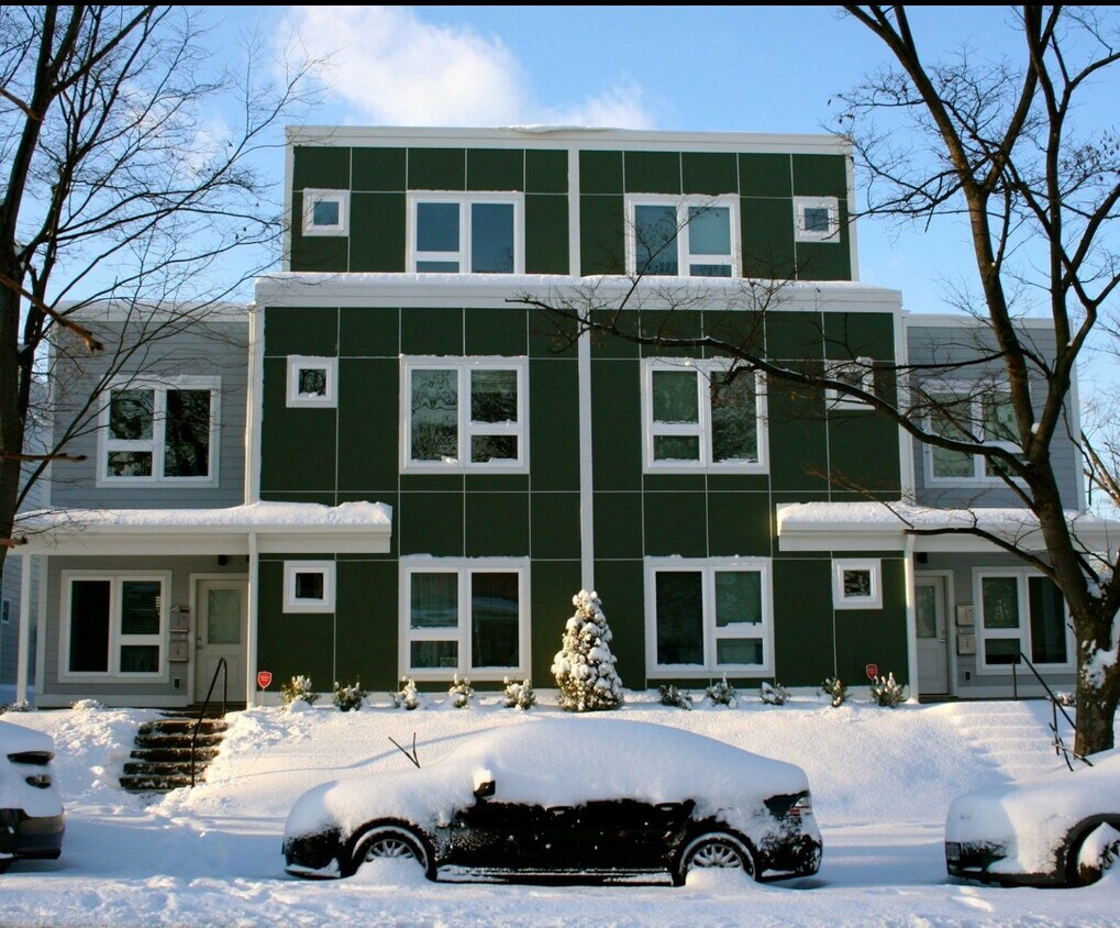 Primary Photo - 1105 Porter St