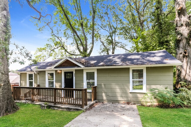 Building Photo - 500 Oak Branch Ct