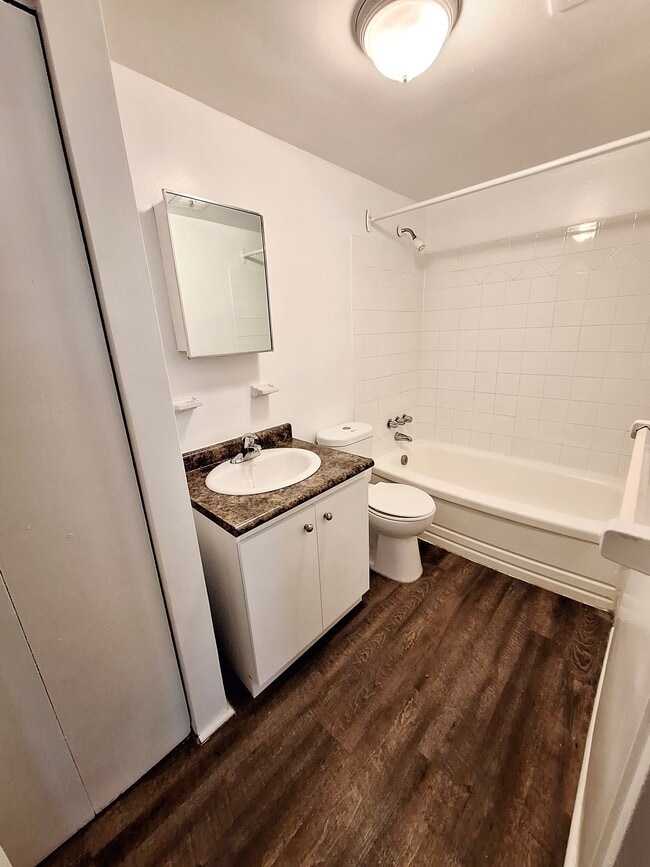 Building Photo - Southmount Apartments