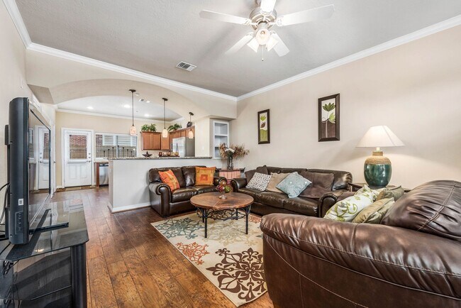 Foto del edificio - August 2025 Pre-Lease! 4 Bed/4.5 Bath at L...