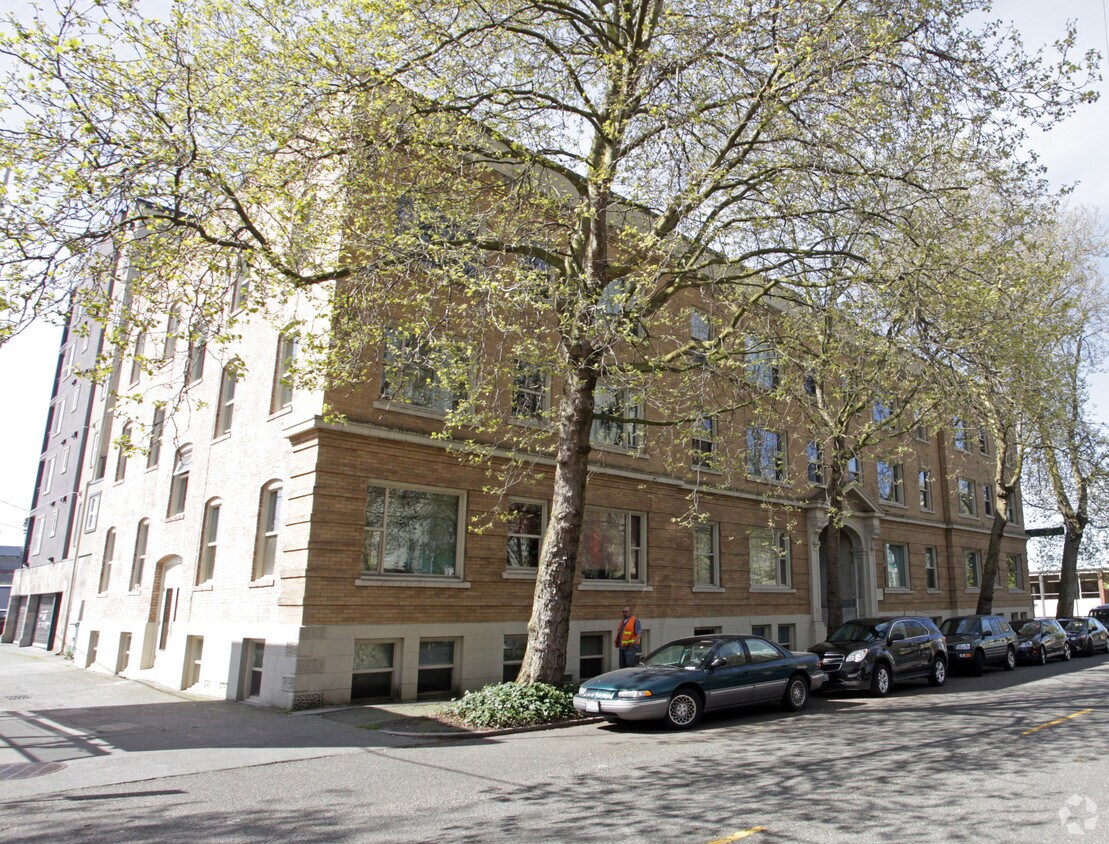 Building Photo - 7 Harrison St