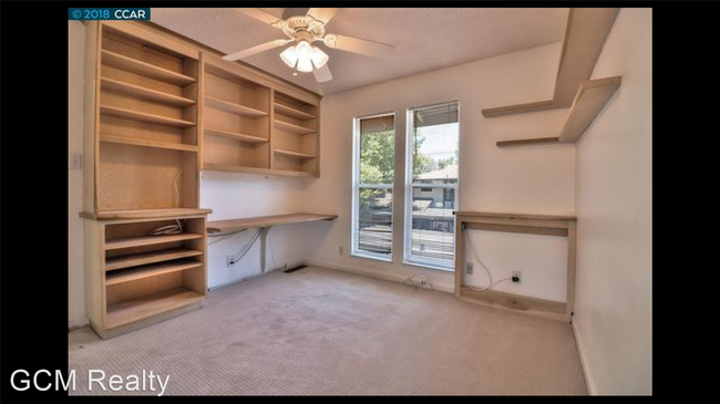 Building Photo - 2 br, 1.5 bath House - 5434 Round Tree Ct #B