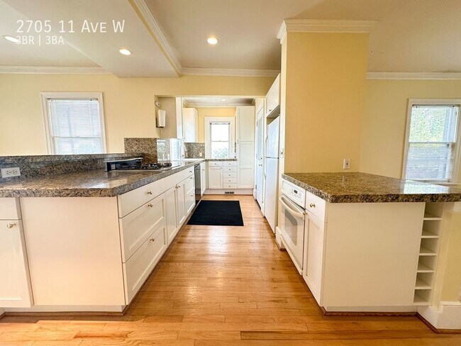 Foto del edificio - Queen Anne - Must See 3 Bedroom / 3 Bath Home