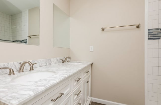 Foto del edificio - 606 W 4th St