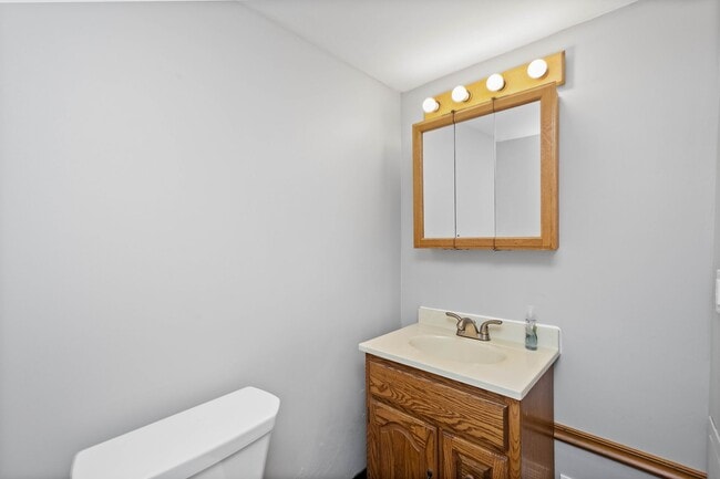 Photo - 450 Center St Apartment