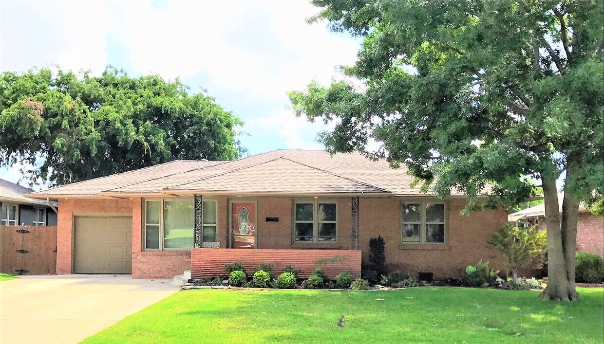 2312 Ashley Dr, The Village, OK 73120 House for Rent in The Village