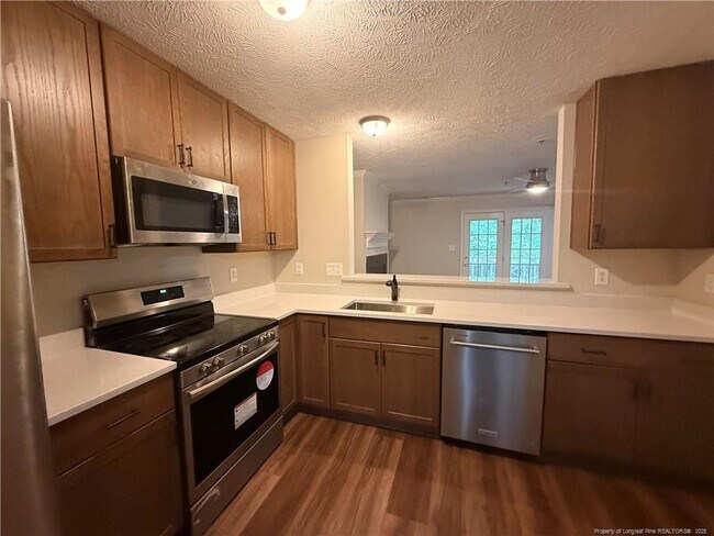 Foto del edificio - 412 Bubble Creek Ct