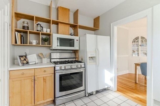 Building Photo - 34 Keith St