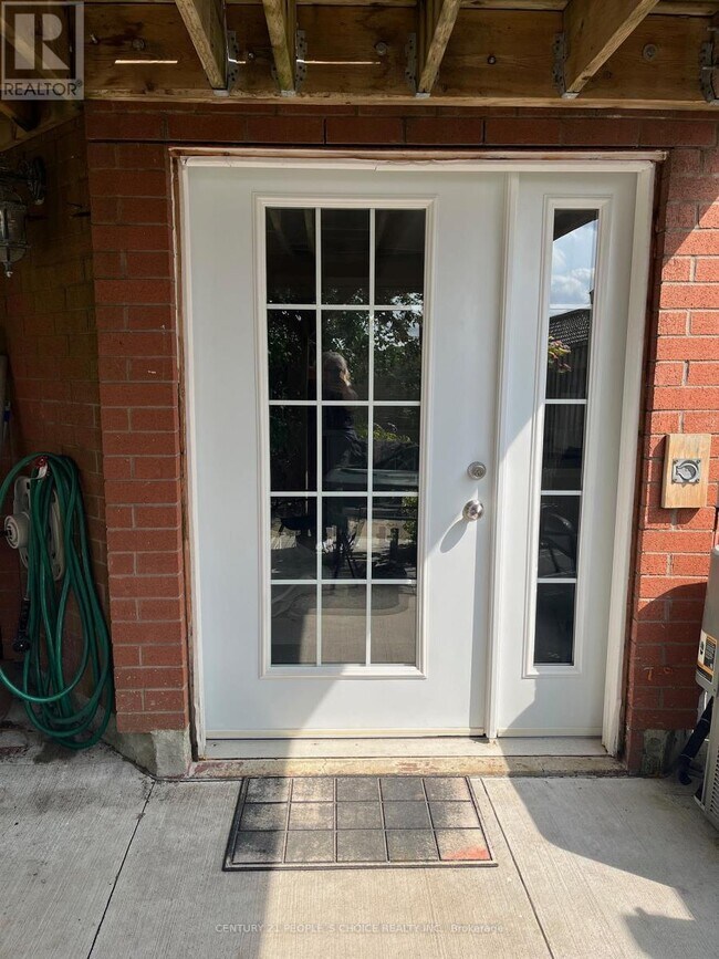 Photo du bâtiment - 383 Jay Crescent