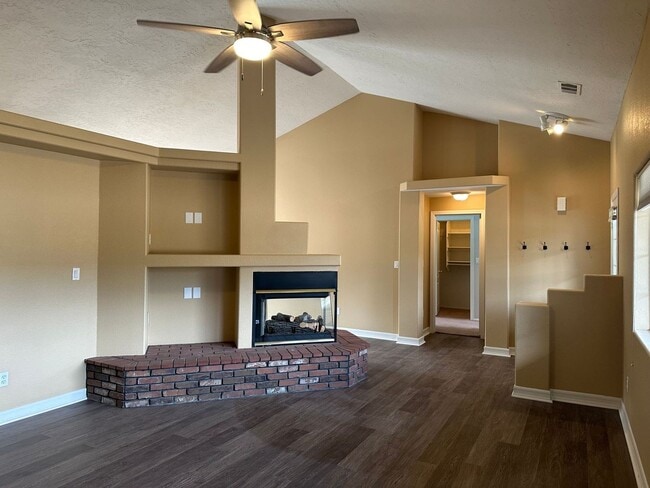 Building Photo - Coming Soon! In Bear Valley Springs! 3+2 p...