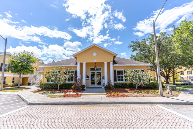 Building Photo - Live Oak Villas