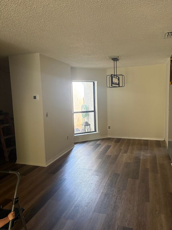 Foto del edificio - 1111 W Romaine Cir