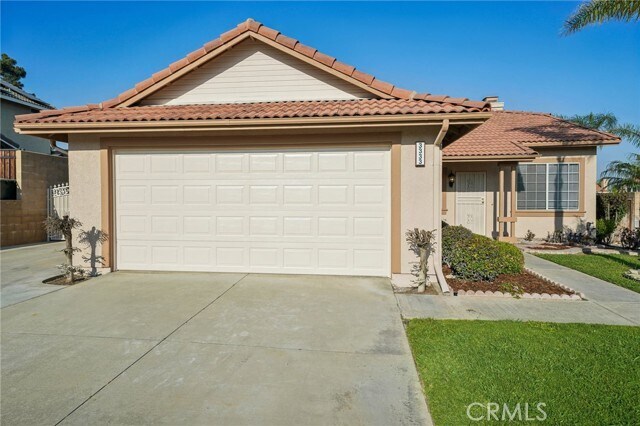 Building Photo - 3333 N Daisy Dr