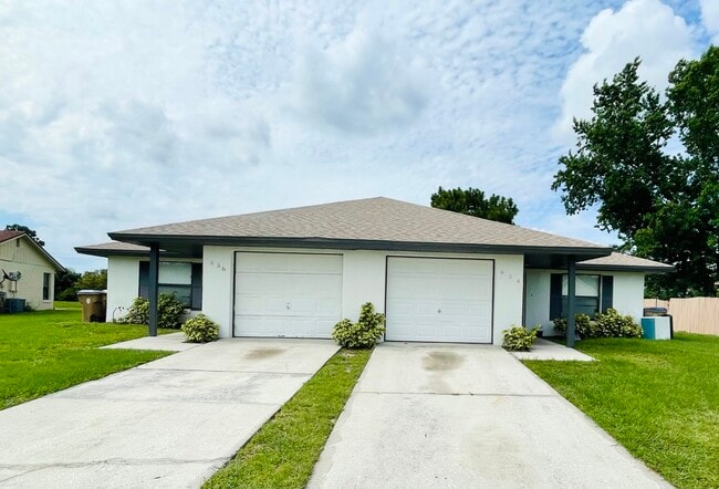 Building Photo - 636 Royalty Ct