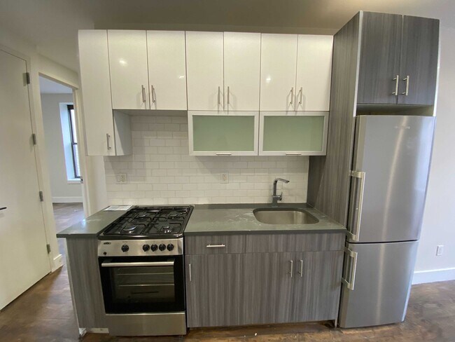 Foto del edificio - 474 Lafayette Ave