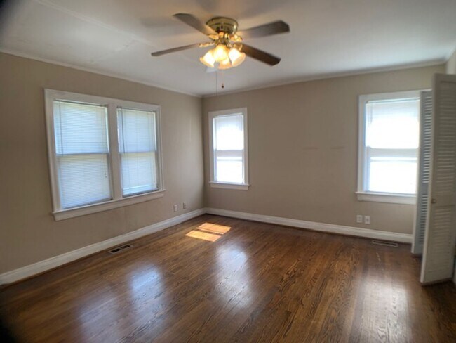 Foto del edificio - Huge 3 Bedroom OKC - Great Neighborhood