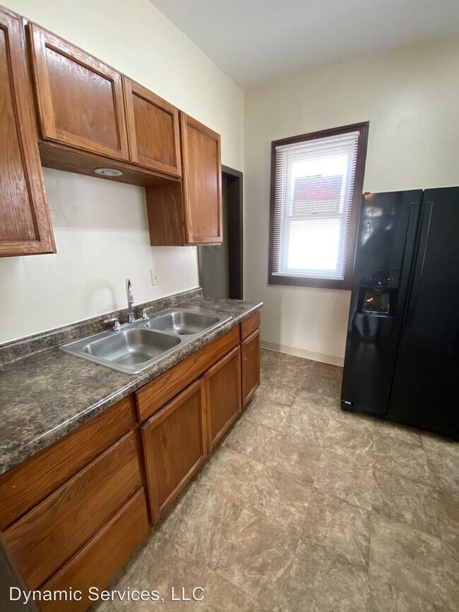 Foto del edificio - 422-424 W 12th St