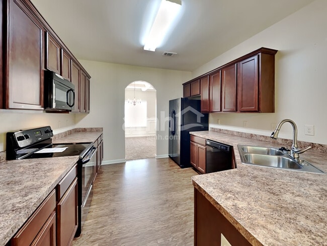 Foto del edificio - 812 Whitfield Oak Rd