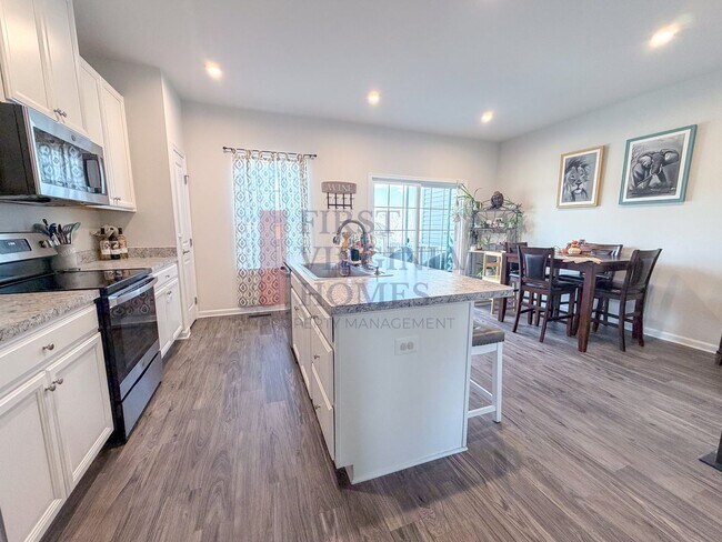 Building Photo - Village Oaks Townhome 3bed/2.5Bath