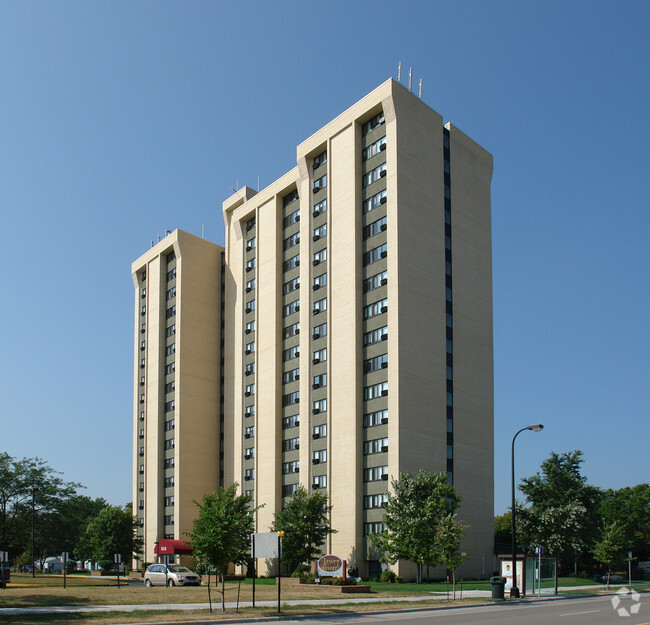 Foto del edificio - Lowry Tower