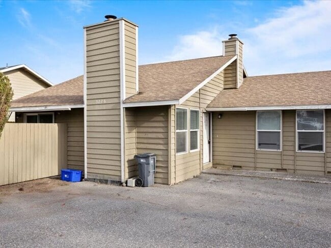 Building Photo - 3276 W 9th Ct