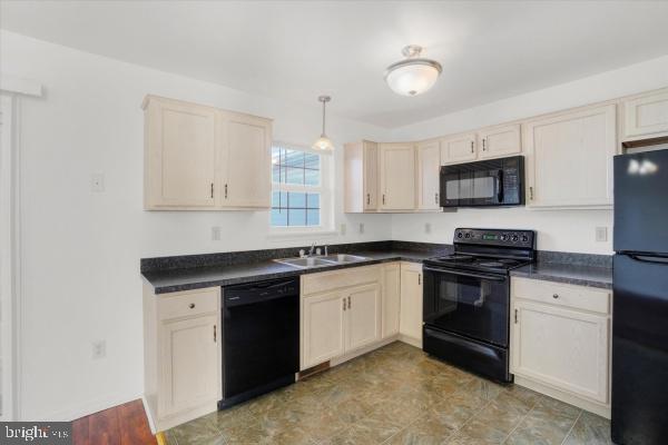 Foto del edificio - 655 Fisher Dr