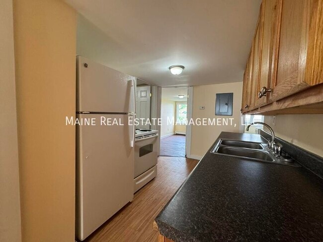 Foto del edificio - 206 Maine Ave