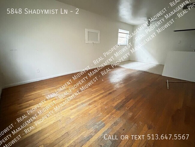 Foto del edificio - 5848 Shadymist Ln