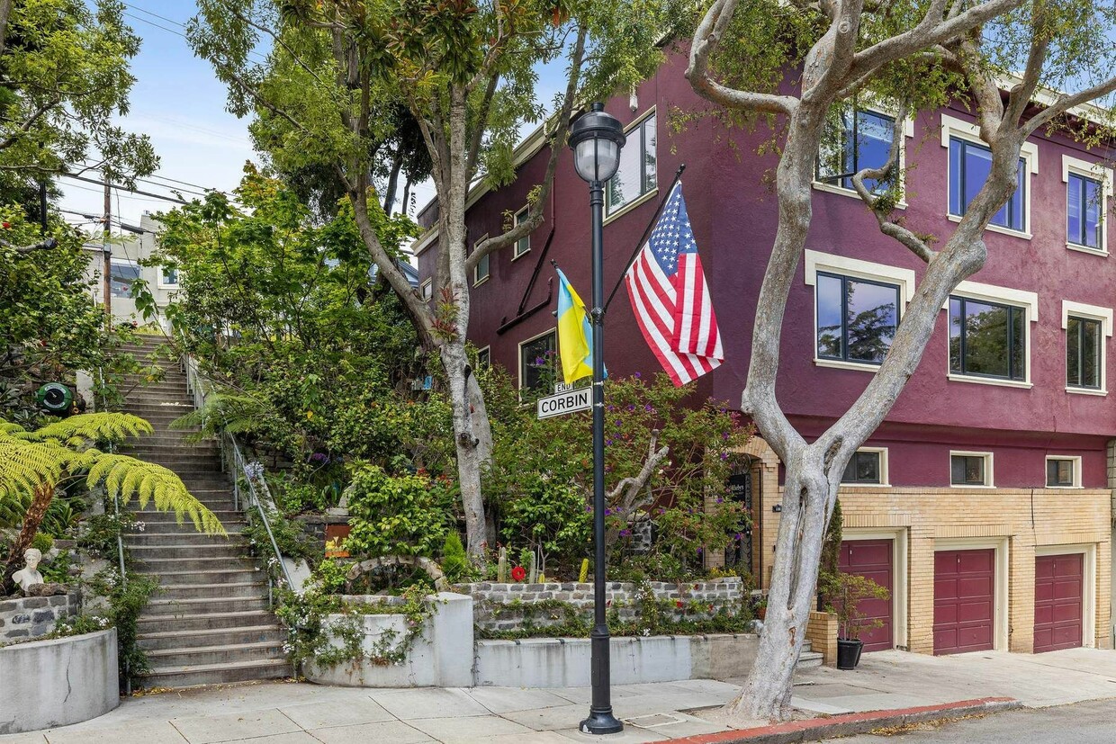 Primary Photo - 198 Corbett Ave