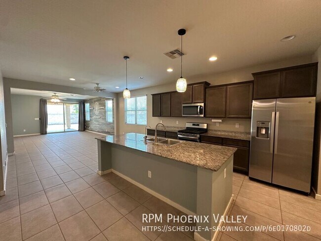 Building Photo - 723 W Tallula Trail