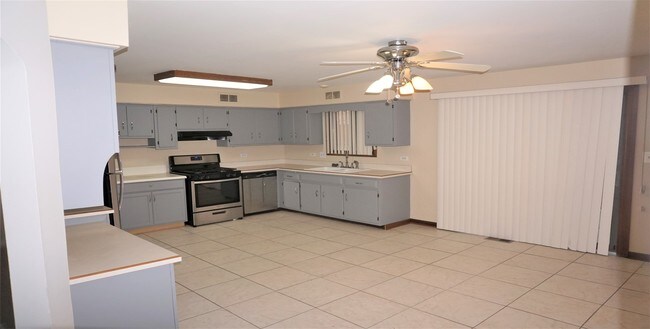 Foto del edificio - 313 Dawn Ct