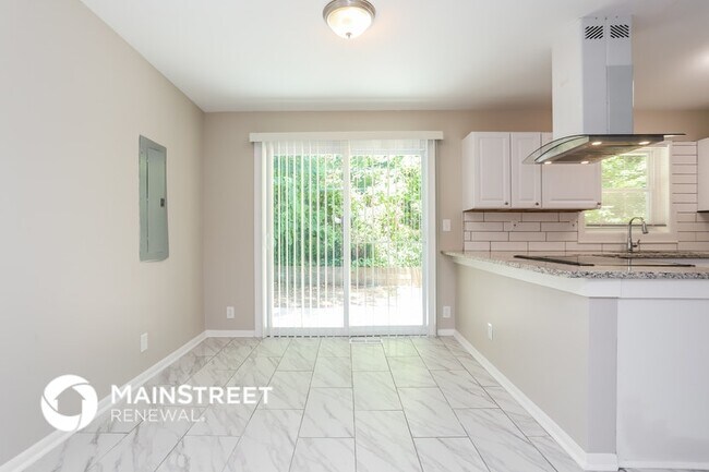 Foto del edificio - 6033 Hillandale Dr